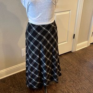 TALBOTS Midi Skirt Plaid | 50% Wool | Black Red Tartan | Dark Academia | Sz. 6
